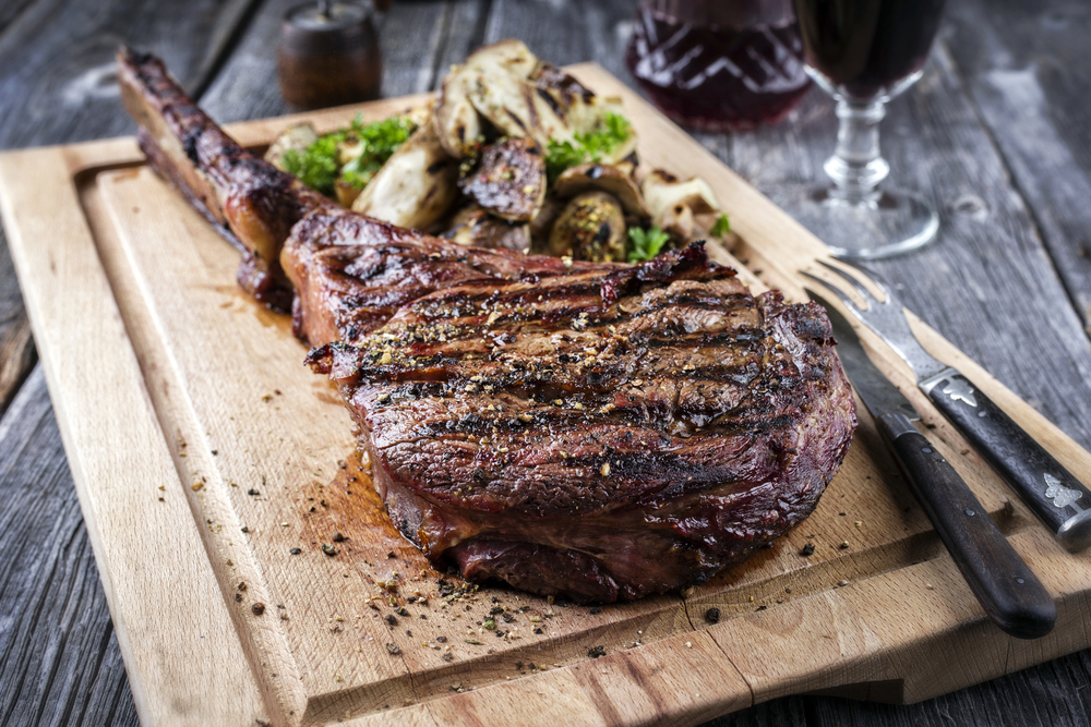 A Dallas Steakhouse Examination of the Tomahawk Steak