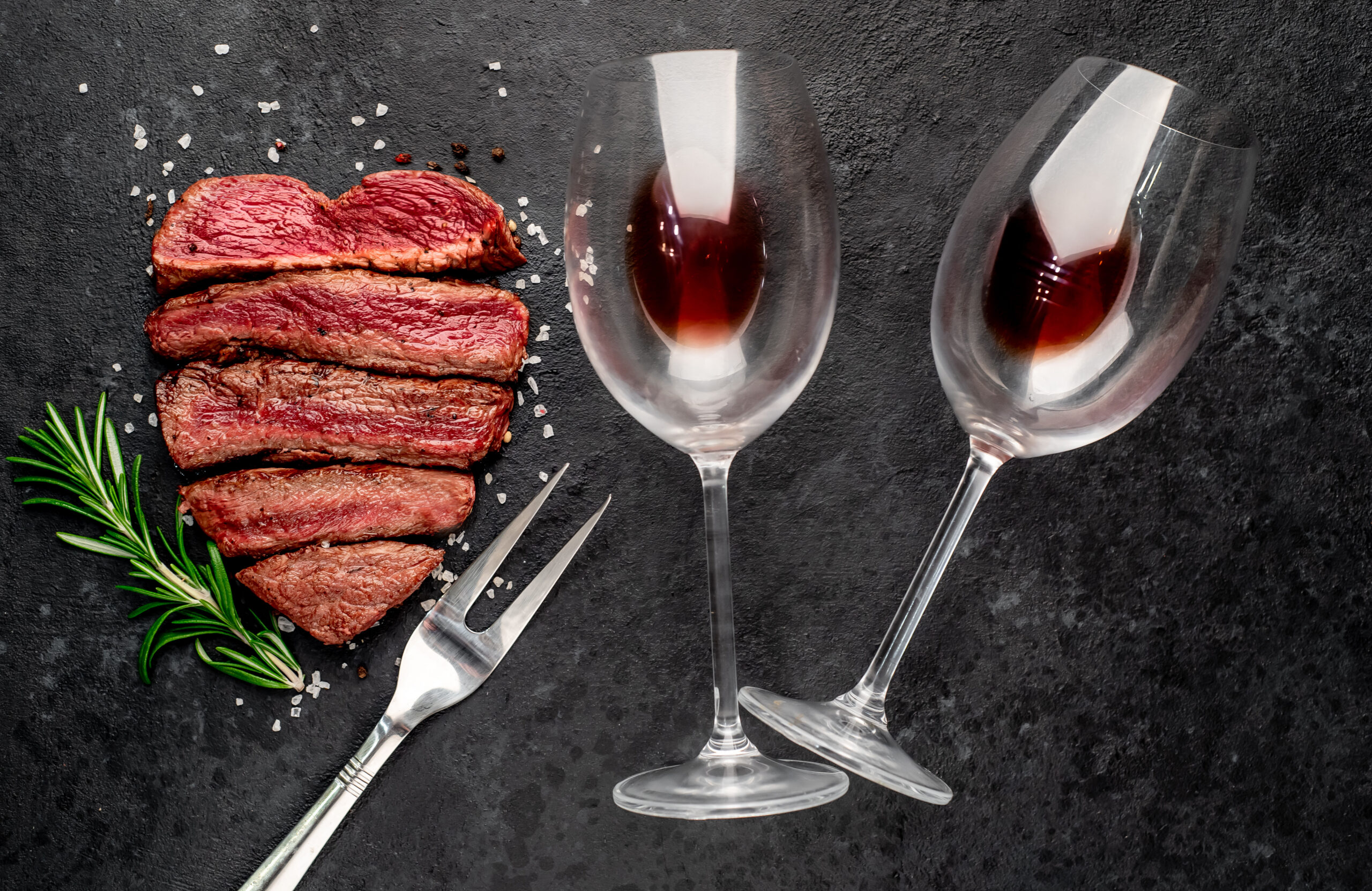 Private Dining vs. Public Dining on Valentine’s Day | Why Privacy Makes the Night More Romantic